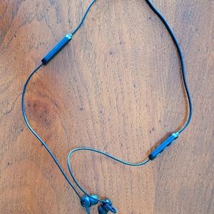 NWT Skull Candy bluetooth wired ear buds